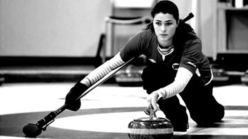 Illustrasonsbilde av kvinnelig curlingspiller